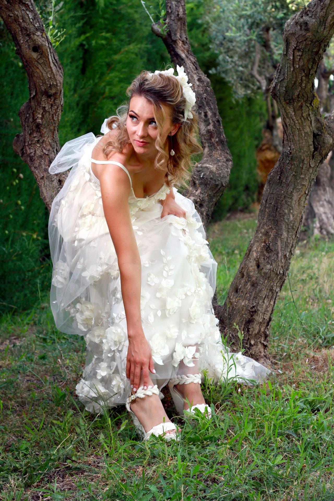 Novia con un vestido de Asun Landa Atelier
