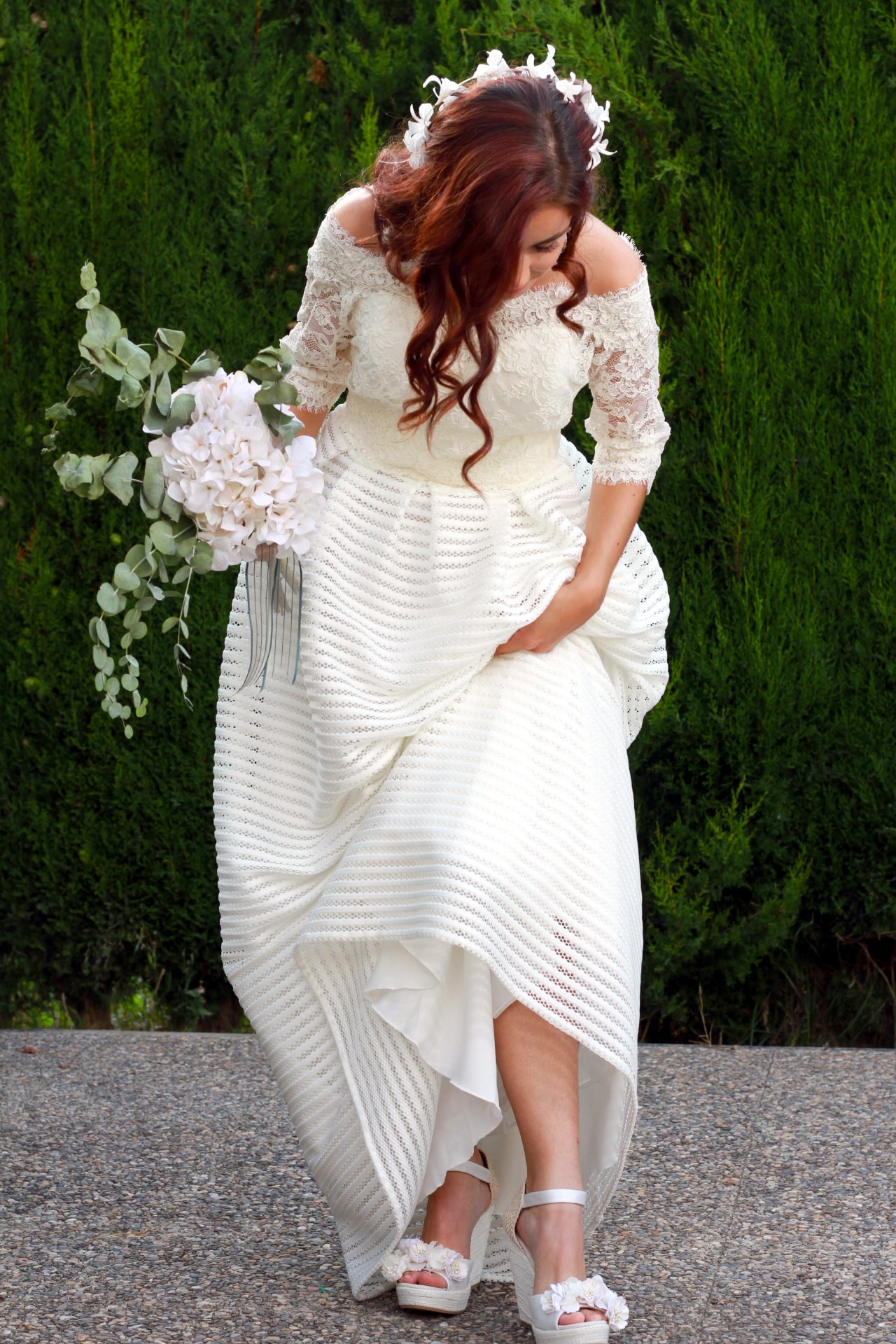 Novia con un vestido de Asun Landa Atelier