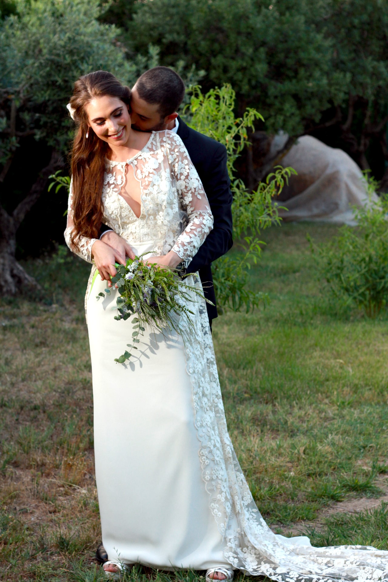 Novia con un vestido de Asun Landa Atelier